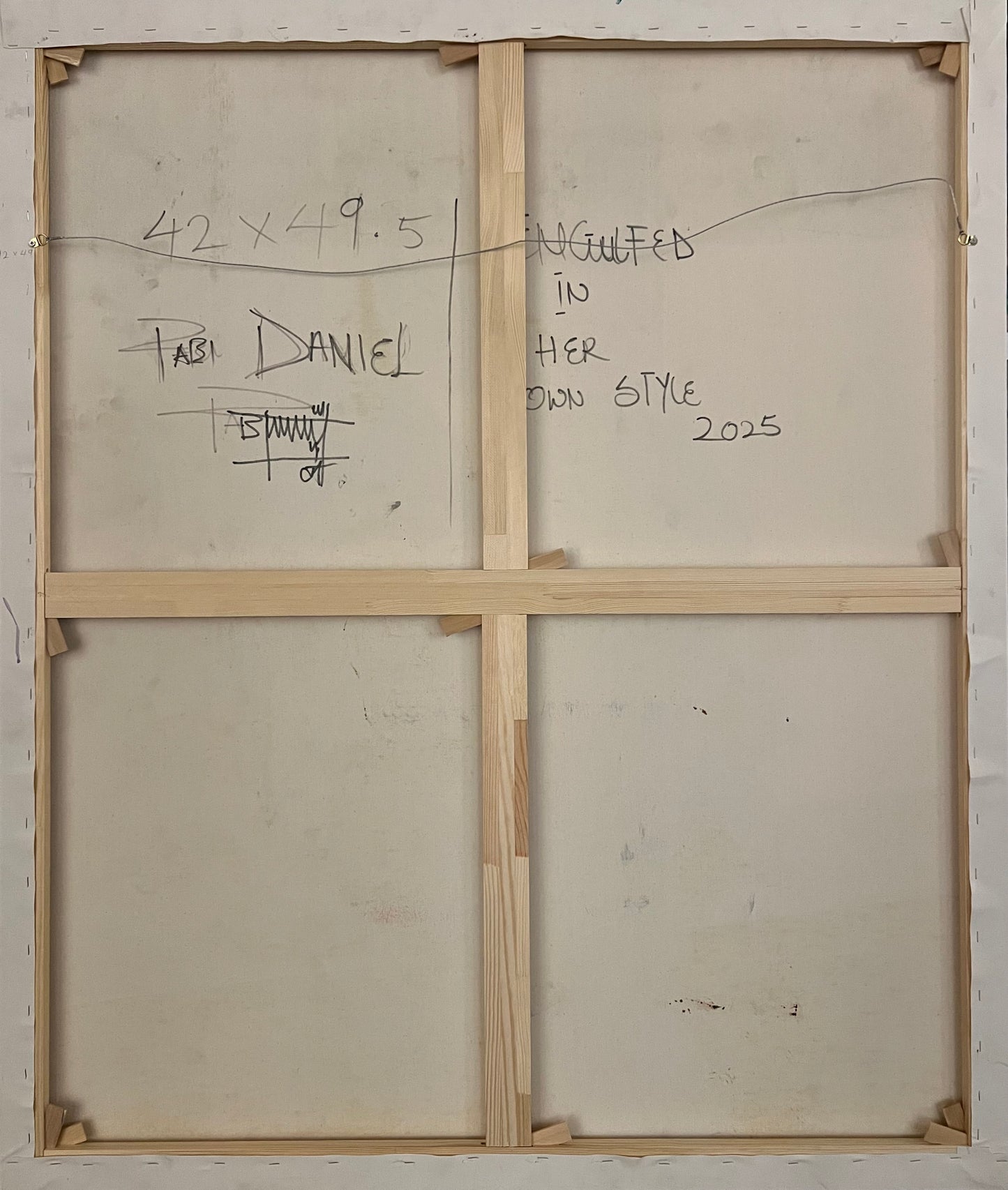 Pabi Daniel | Engulfed in Her Own Style, 2025 | Akrilas, drobė, 126x107