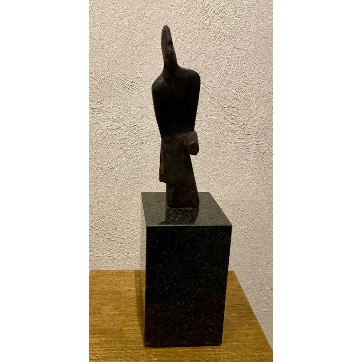 Steponas Šarapovas | Pasvirusi figūra | Bronza, granitas, H:27, su postamentu 47