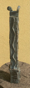 Mindaugas Šnipas<br>Trigalvis stulpas, 1991<br>Bronza,  31x5x4