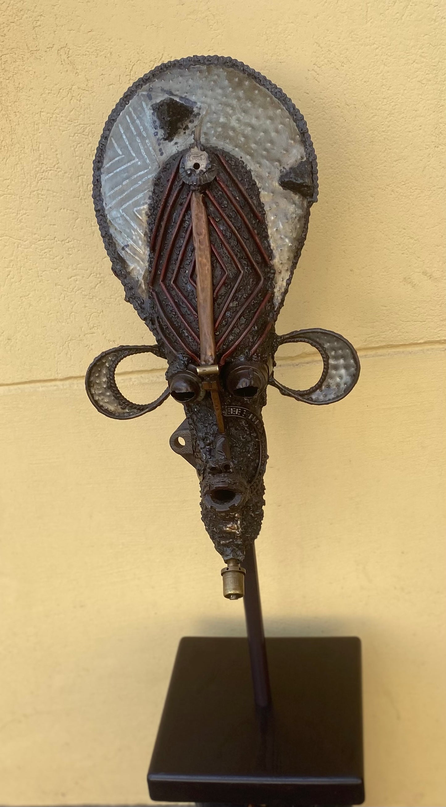 Daniel Bamigbade (Benin) | Mask | Iron, small found metal objects, H:55