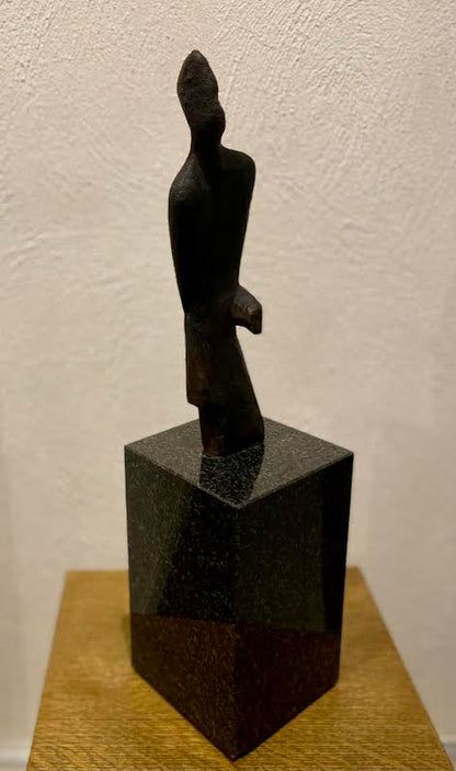 Steponas Šarapovas | Pasvirusi figūra | Bronza, granitas, H:27, su postamentu 47