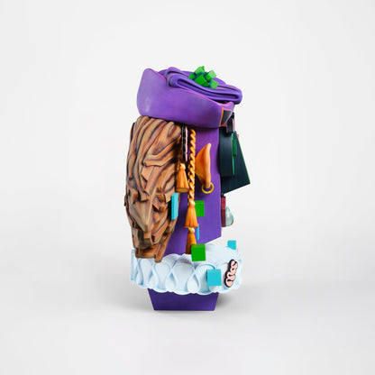 Allison Zuckerman (JAV) | Monolithic Beauty, 2022, (22/30) | Bronza, mišrios medžiagos, 36x41.4x18.9