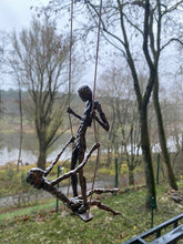 Load image into Gallery viewer, Roger PEULVEY&lt;br&gt;Sūpynės / The swing&lt;br&gt;Bronza, metalas, H: 95