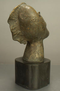 Šarūnas Šimulynas<br>Riteris, 1988<br>Bronza, granitas, 28x16x28, post. 12x16x15